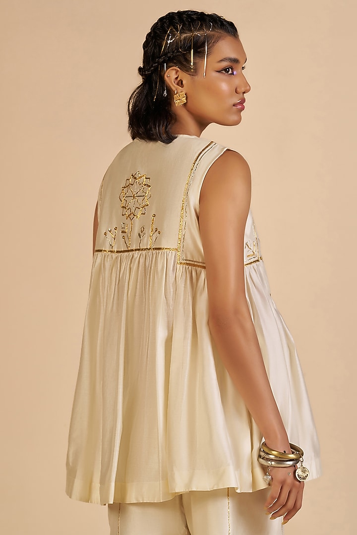 Off-White Chanderi Tunic by Gulabo By Abu Sandeep at Pernia's Pop Up Shop