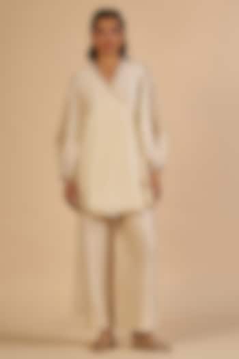 Off-White Chanderi Tunic by Gulabo By Abu Sandeep at Pernia's Pop Up Shop