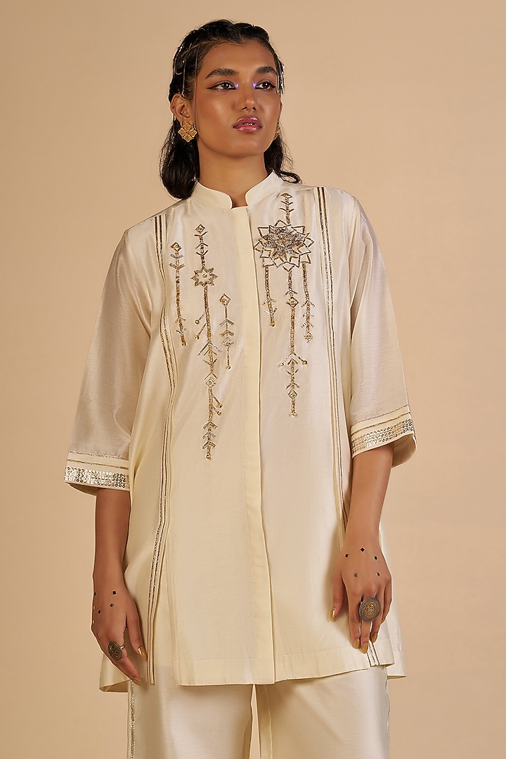 Off-White Chanderi Shirt by Gulabo By Abu Sandeep at Pernia's Pop Up Shop