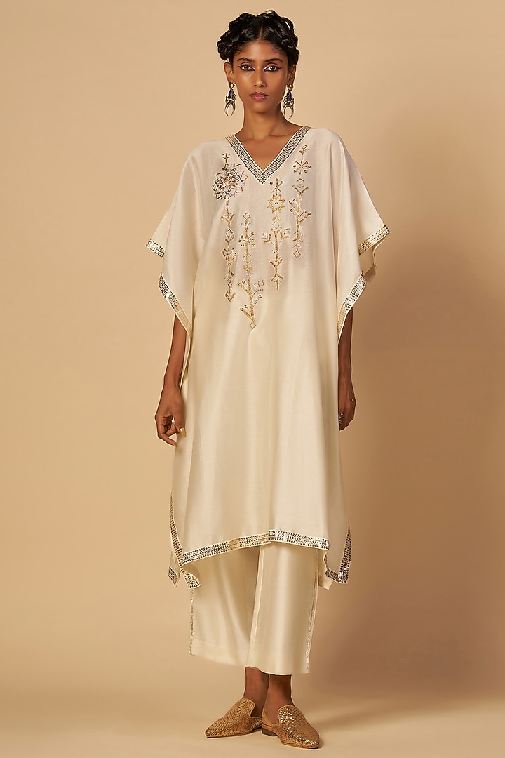 Off-White Chanderi Kaftan by Gulabo By Abu Sandeep at Pernia's Pop Up Shop