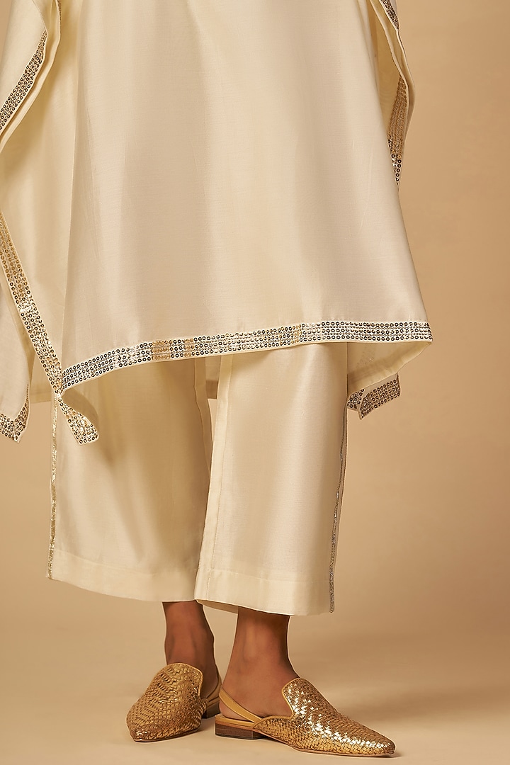 Off-White Chanderi Kaftan by Gulabo By Abu Sandeep at Pernia's Pop Up Shop