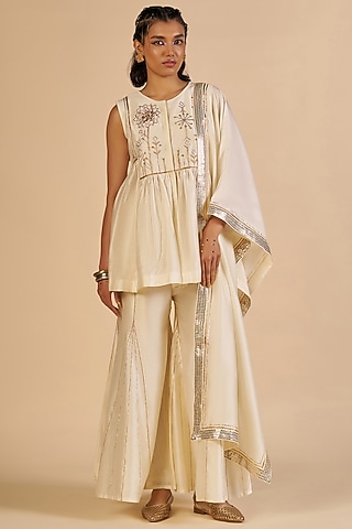 Off-White Chanderi Stole by Gulabo By Abu Sandeep