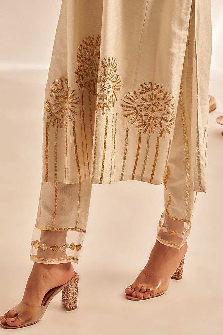 Off-White Chanderi Silk Embroidered Pencil Pants by Gulabo By Abu Sandeep at Pernia's Pop Up Shop