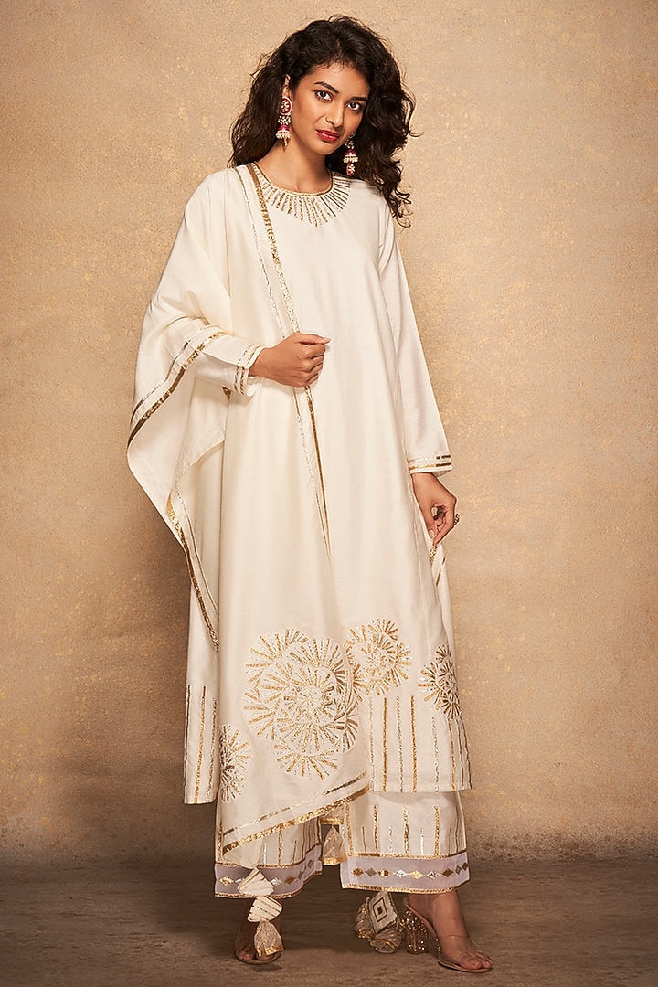 Off-White Chanderi Silk Embroidered Straight Pants by Gulabo By Abu Sandeep at Pernia's Pop Up Shop