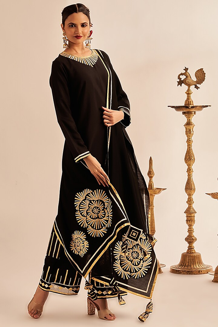 Black Chanderi Silk Embroidered Stole by Gulabo By Abu Sandeep