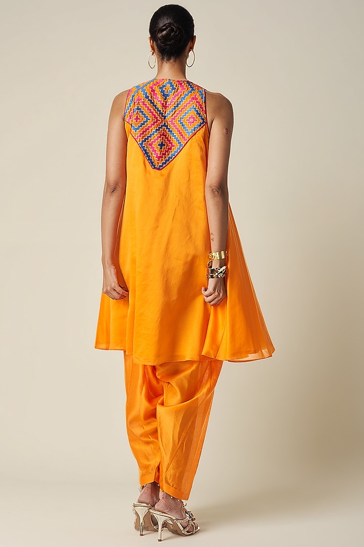 Mango Chanderi Ikat Applique Sleeveless Kurta by Gulabo By Abu Sandeep at Pernia's Pop Up Shop
