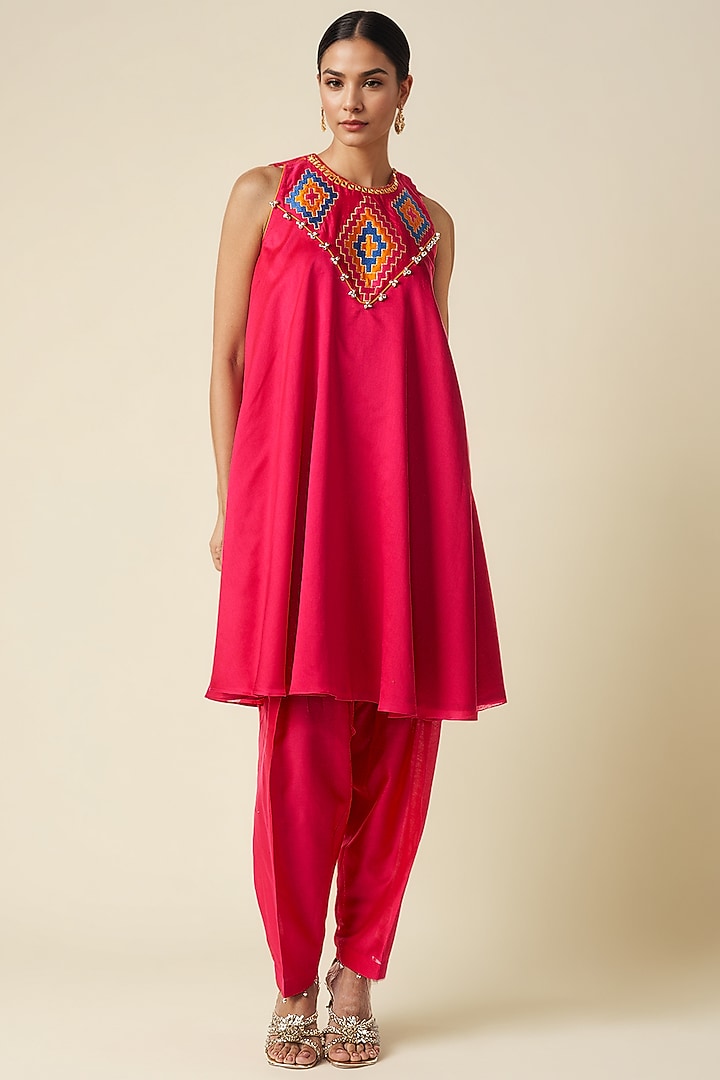 Pink Chanderi Ikat Applique Sleeveless Kurta by Gulabo By Abu Sandeep at Pernia's Pop Up Shop