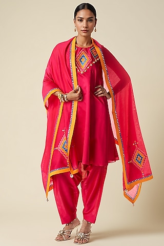 Pink Chanderi Ikat Applique Dupatta by Gulabo By Abu Sandeep