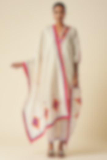 Off-White Chanderi Ikat Applique Dupatta by Gulabo By Abu Sandeep at Pernia's Pop Up Shop