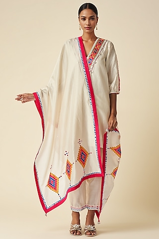Off-White Chanderi Ikat Applique Dupatta by Gulabo By Abu Sandeep