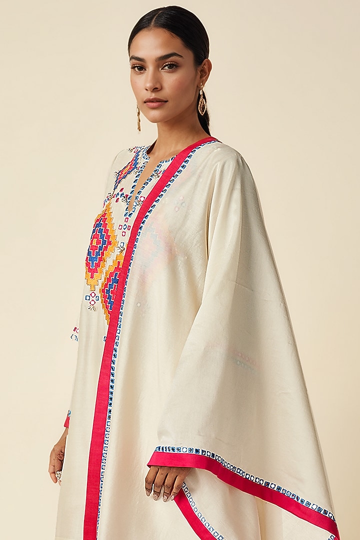 Off-White Chanderi Ikat Applique Dupatta by Gulabo By Abu Sandeep at Pernia's Pop Up Shop