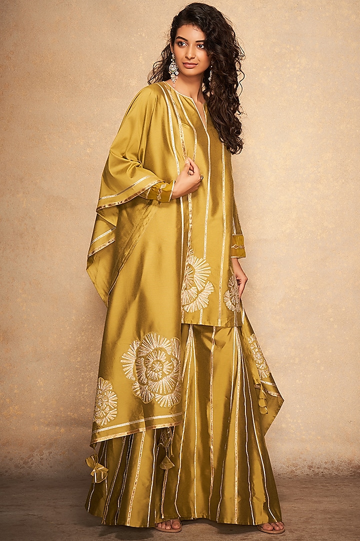 Olive Pure Chanderi Silk Embroidered Stole by Gulabo By Abu Sandeep