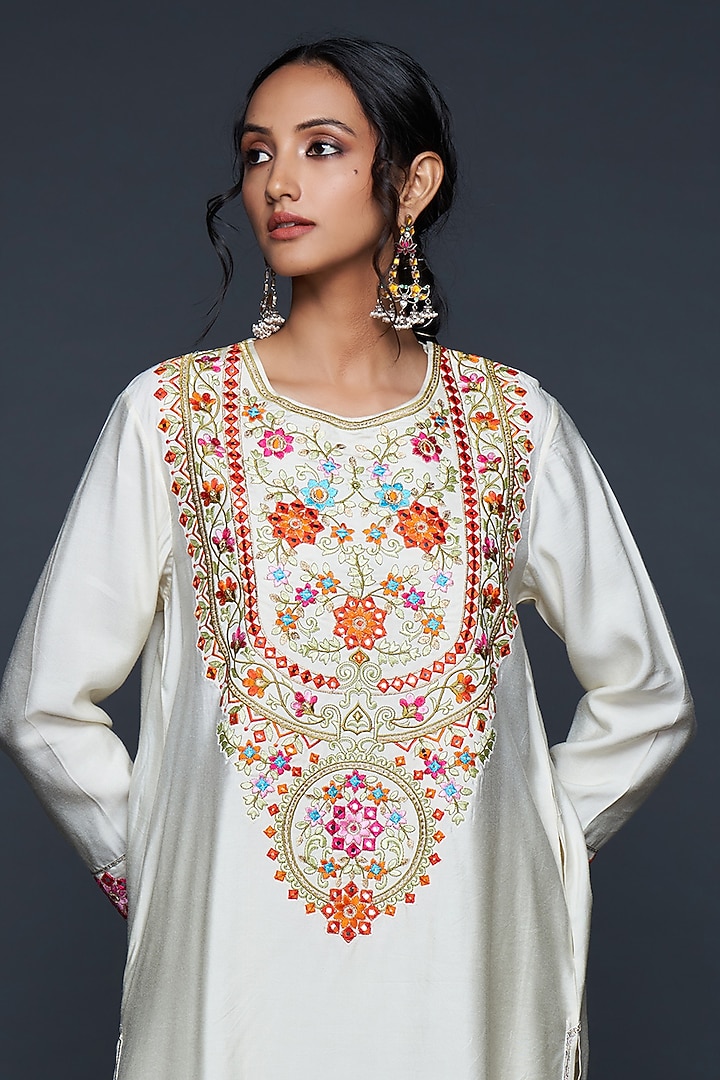 Off-White Viscose Chanderi Silk Embellished Kalidar Kurta by Gulabo By Abu Sandeep at Pernia's Pop Up Shop