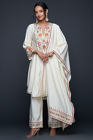 Off-White Viscose Chanderi Silk Dupatta by Gulabo By Abu Sandeep