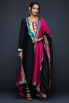 product-color-Black