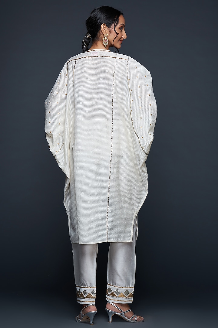 Off-White Chanderi Jamdani Gota Applique Kaftan by Gulabo By Abu Sandeep at Pernia's Pop Up Shop