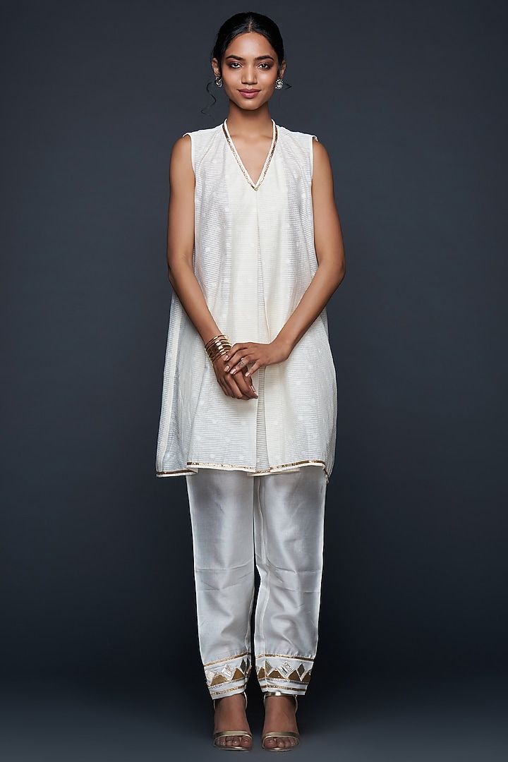Off-White Jamdani Layered Coat by Gulabo By Abu Sandeep at Pernia's Pop Up Shop