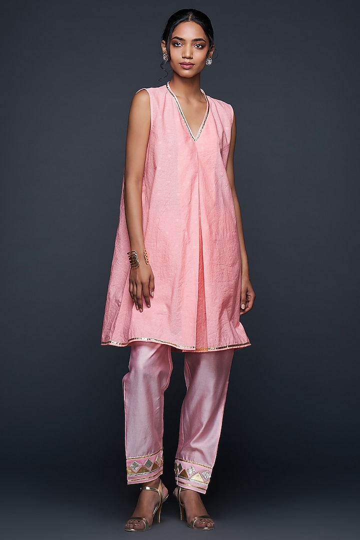 Peach Jamdani Layered Coat by Gulabo By Abu Sandeep at Pernia's Pop Up Shop