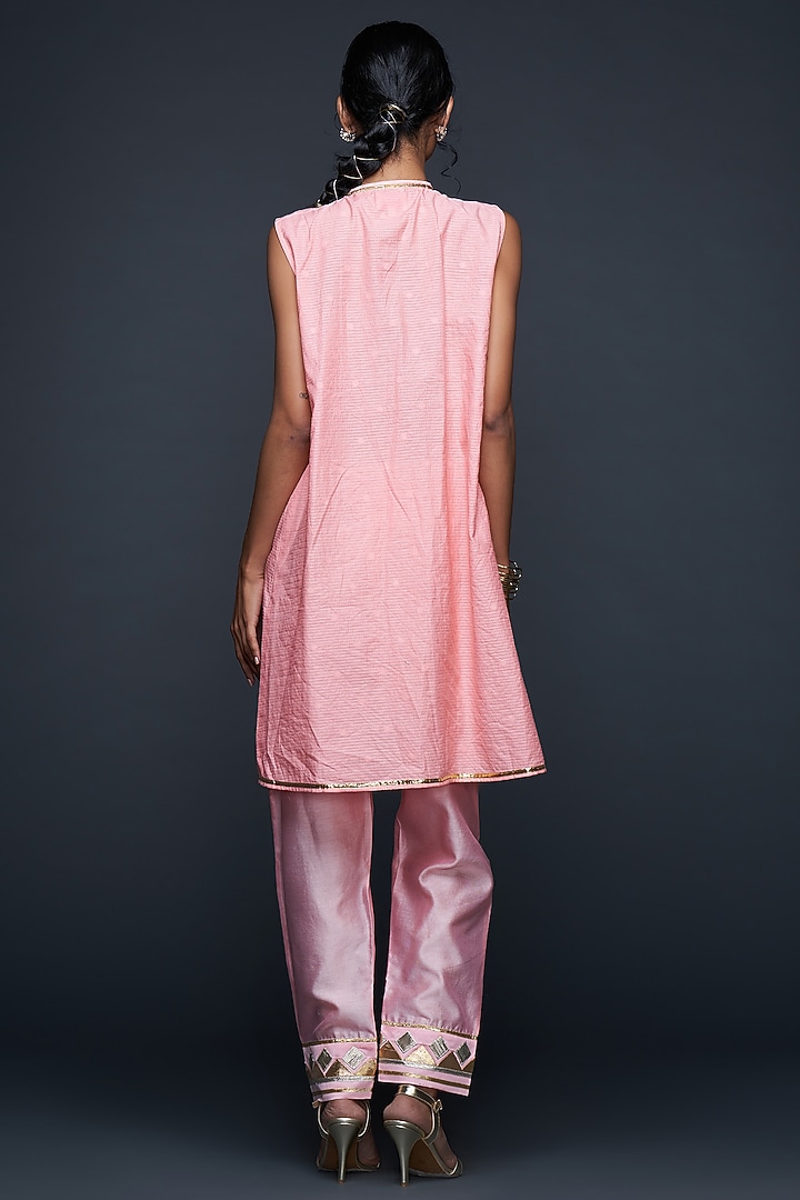 Peach Jamdani Layered Coat by Gulabo By Abu Sandeep at Pernia's Pop Up Shop