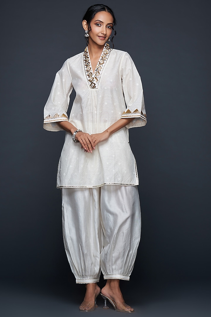Off-White Jamdani Salwar Pants by Gulabo By Abu Sandeep at Pernia's Pop Up Shop