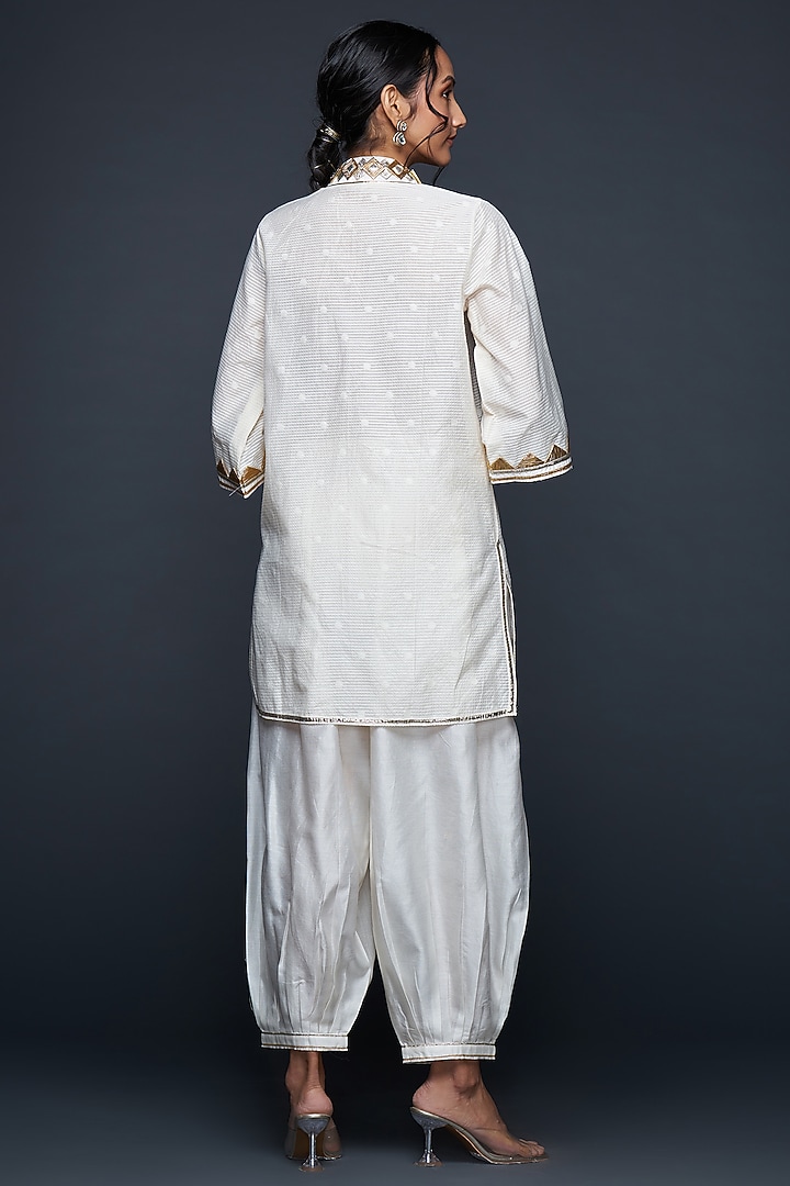 Off-White Jamdani Gota Applique Tunic by Gulabo By Abu Sandeep at Pernia's Pop Up Shop