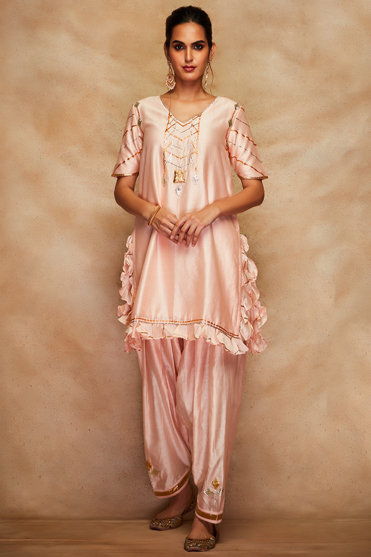 Peach Chanderi Kurta by Gulabo By Abu Sandeep at Pernia's Pop Up Shop