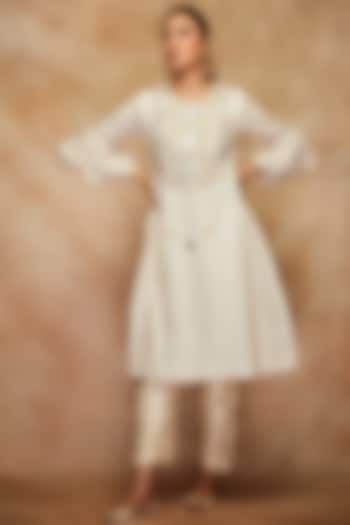 Off-White Gathered Kurta by Gulabo By Abu Sandeep at Pernia's Pop Up Shop