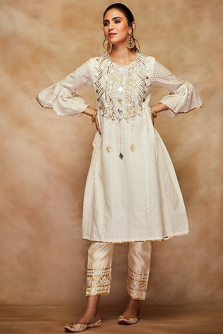 Off-White Gathered Kurta by Gulabo By Abu Sandeep at Pernia's Pop Up Shop