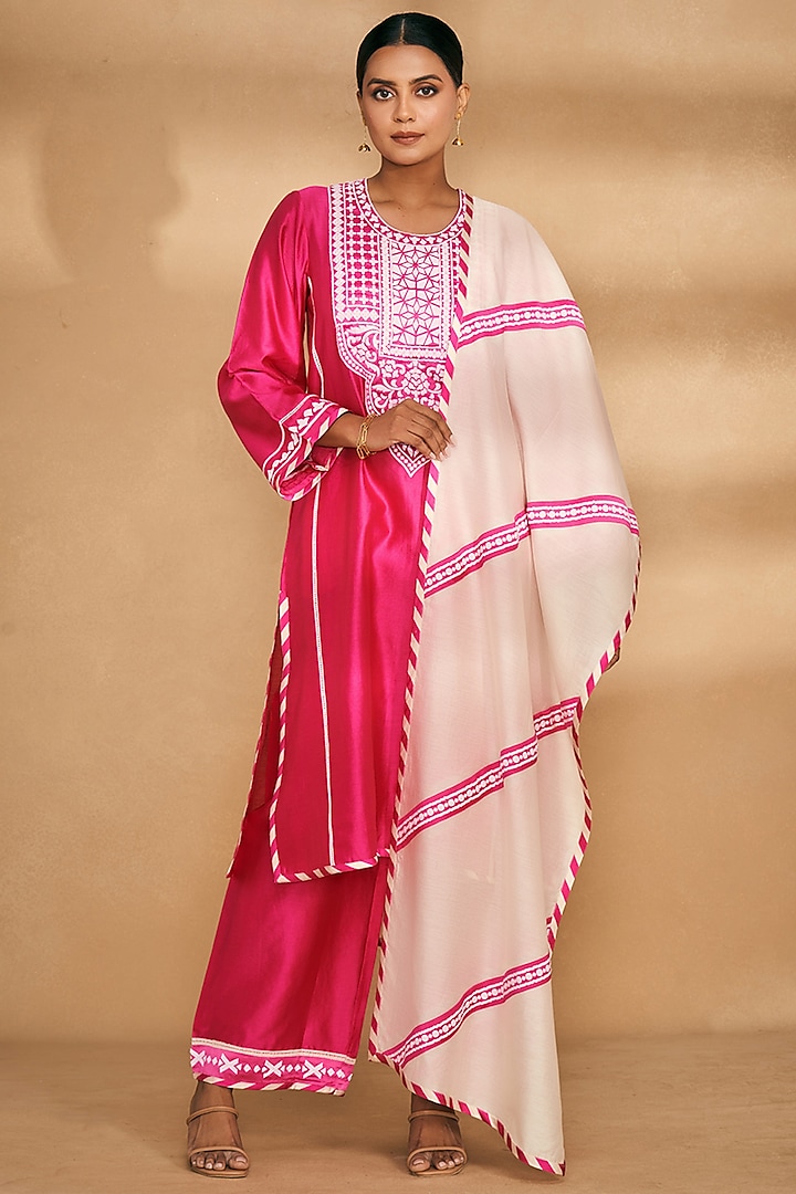 Pink Chanderi Embroidered Stole by Gulabo By Abu Sandeep