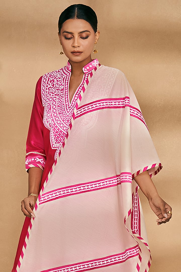 Pink Chanderi Embroidered Stole by Gulabo By Abu Sandeep at Pernia's Pop Up Shop