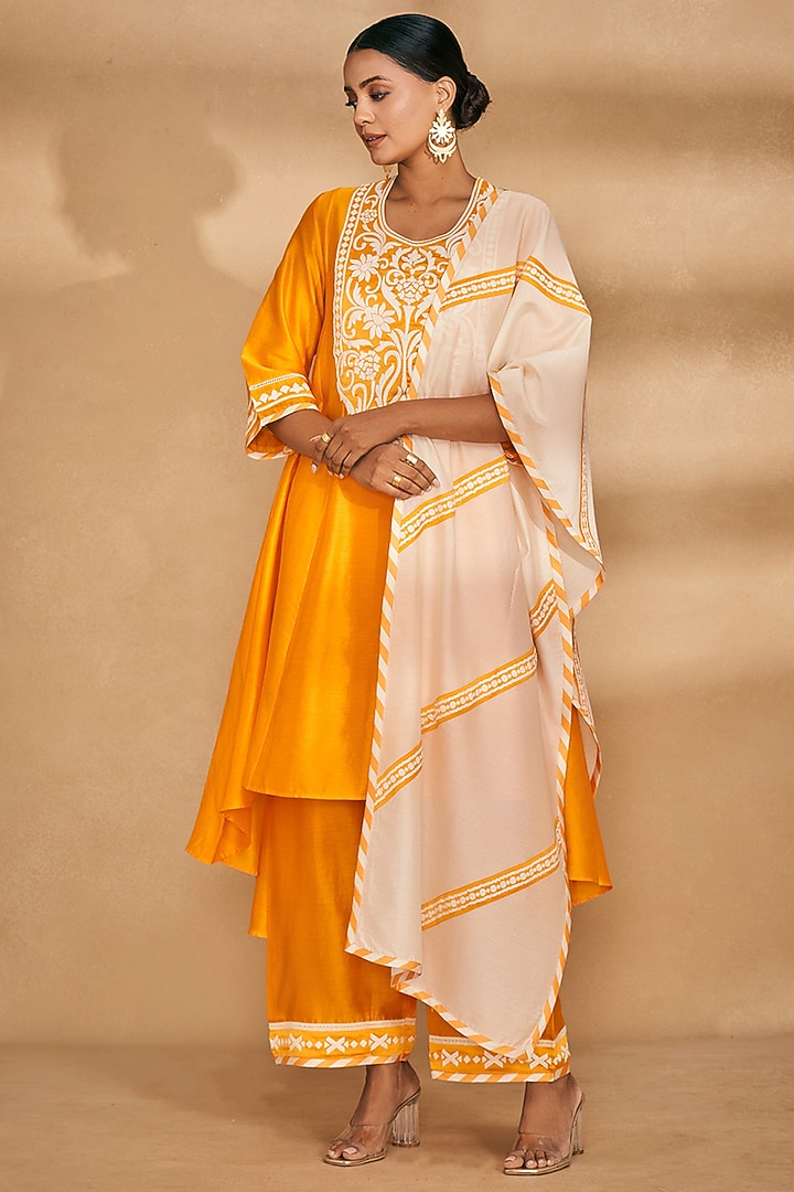 Orange Chanderi Embroidered Stole by Gulabo By Abu Sandeep at Pernia's Pop Up Shop