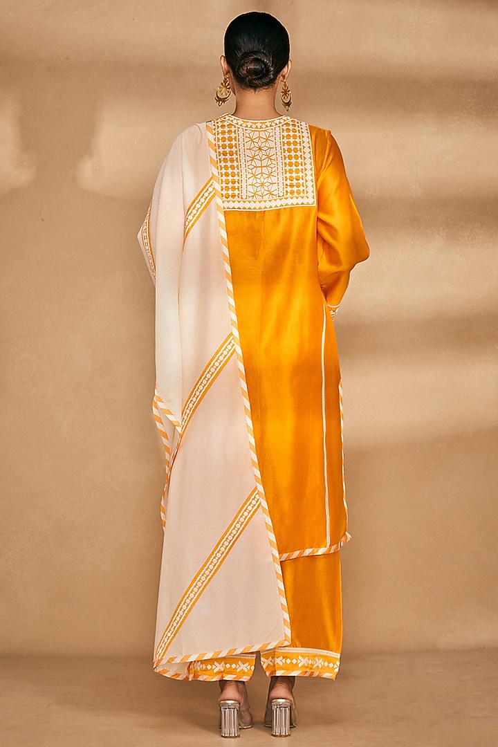 Orange Chanderi Embroidered Stole by Gulabo By Abu Sandeep at Pernia's Pop Up Shop
