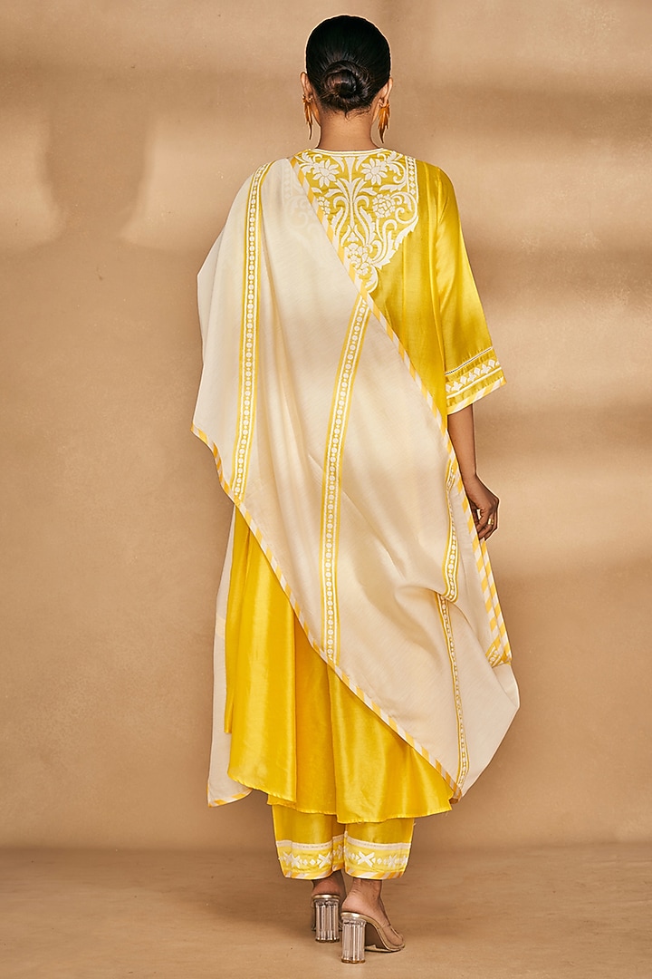 Yellow Chanderi Embroidered Stole by Gulabo By Abu Sandeep at Pernia's Pop Up Shop