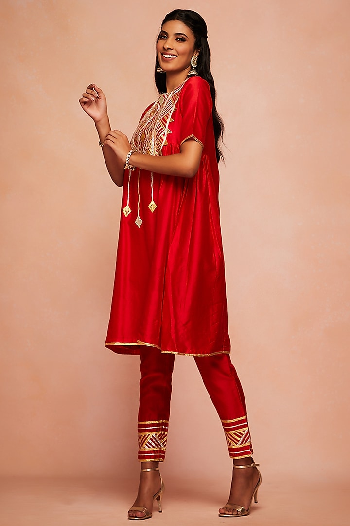 Red Embroidered Narrow Pants by Gulabo By Abu Sandeep