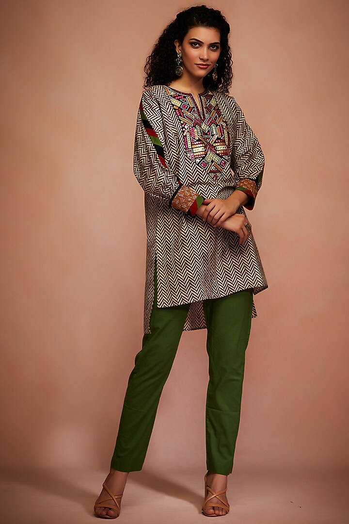 Grey Printed & Embroidered Kimono Short Kurta Design by Gulabo By Abu