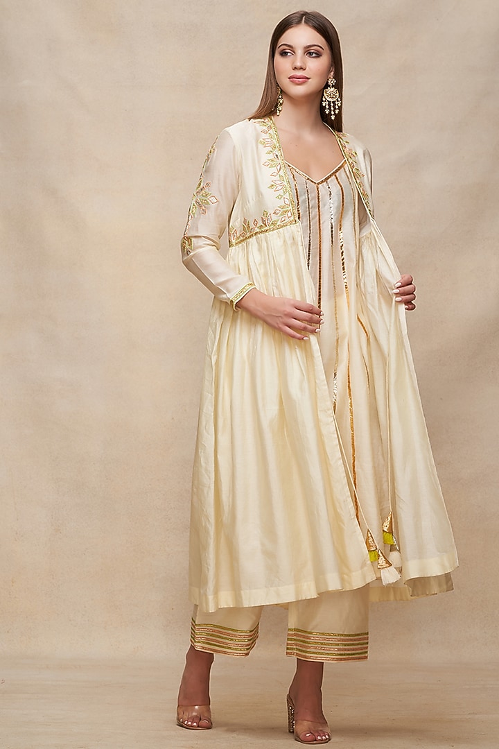 Off-White Chanderi Gota Work Overlay by Gulabo By Abu Sandeep at Pernia's Pop Up Shop