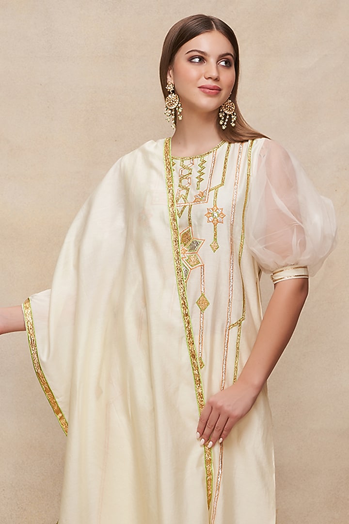 Off-White Chanderi Gota Work Dupatta by Gulabo By Abu Sandeep at Pernia's Pop Up Shop