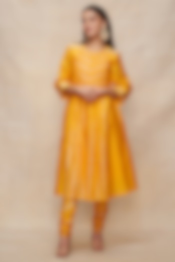 Mustard Chanderi Gota Work Pleated Kurta by Gulabo By Abu Sandeep at Pernia's Pop Up Shop