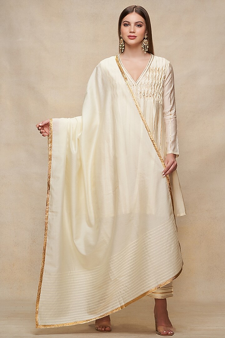 Off-White Chanderi Gota Work Dupatta by Gulabo By Abu Sandeep at Pernia's Pop Up Shop