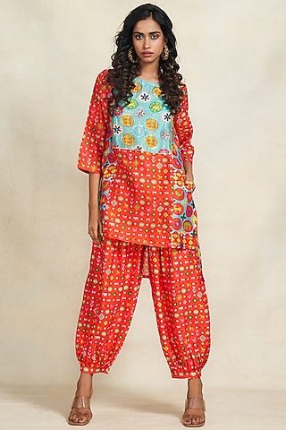 Red Chanderi Sequins Embroidered Kurta by Gulabo By Abu Sandeep