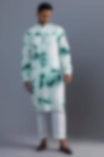White & Green Silk Tie-Dye Kurta Set by SVEN SUITS at Pernia's Pop Up Shop