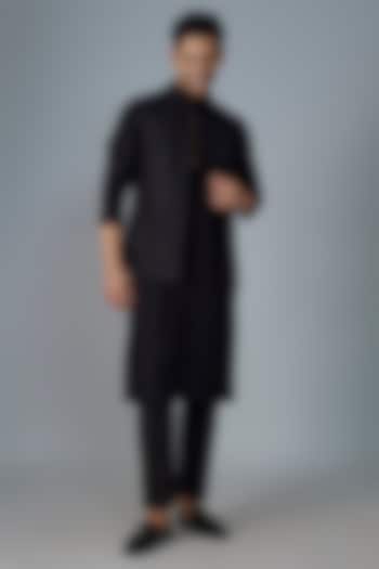 Black Silk Hand & Machine Embroidered Bundi Jacket Set by SVEN SUITS at Pernia's Pop Up Shop