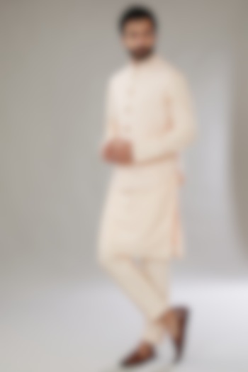 Peach Silk Embroidered Bundi Set by SVEN SUITS at Pernia's Pop Up Shop