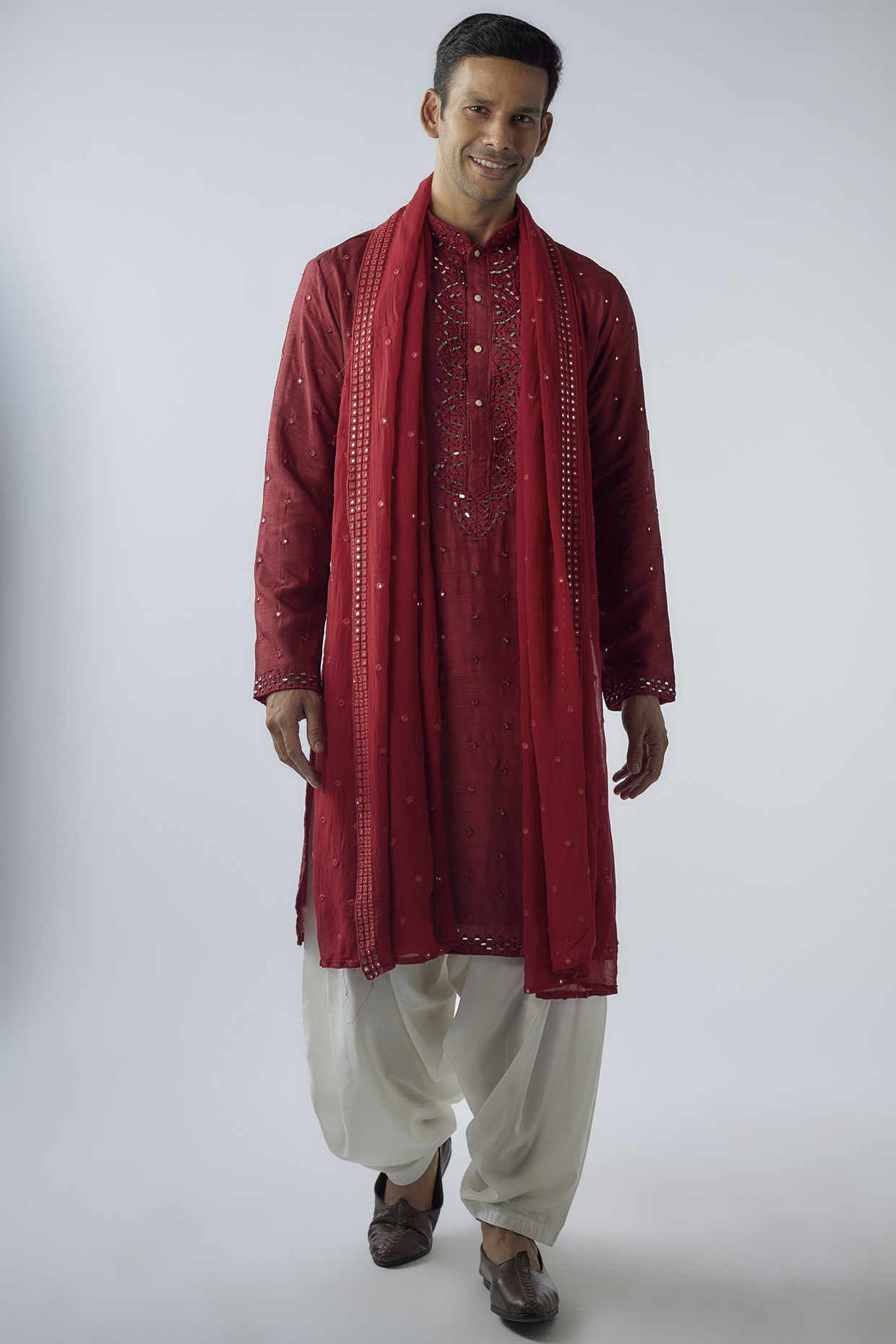 Red Silk & Georgette Embellished Kurta Set by SVEN SUITS at Pernia's Pop Up Shop