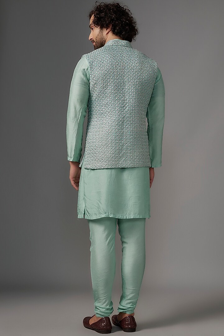 Mint Green Faux Silk Thread Zari Embroidered Kurta Set by SVEN SUITS at Pernia's Pop Up Shop