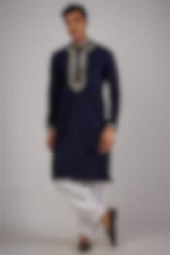 Navy Blue Silk Mirror Embroidered Kurta Set by SVEN SUITS at Pernia's Pop Up Shop