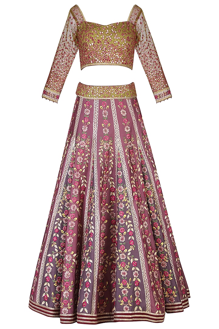 Lilac embroidered lehenga set available only at Pernia's Pop Up Shop. 2023