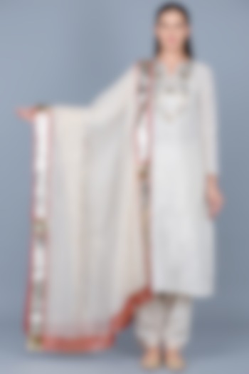 Off-White Embroidered A-Line Kurta by Gulabo By Abu Sandeep at Pernia's Pop Up Shop