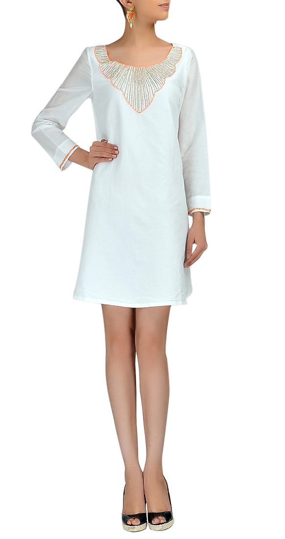 White cotton/silk kurti with detailed metal pipe embroidery on the neck available only at Pernia's Pop-Up Shop.