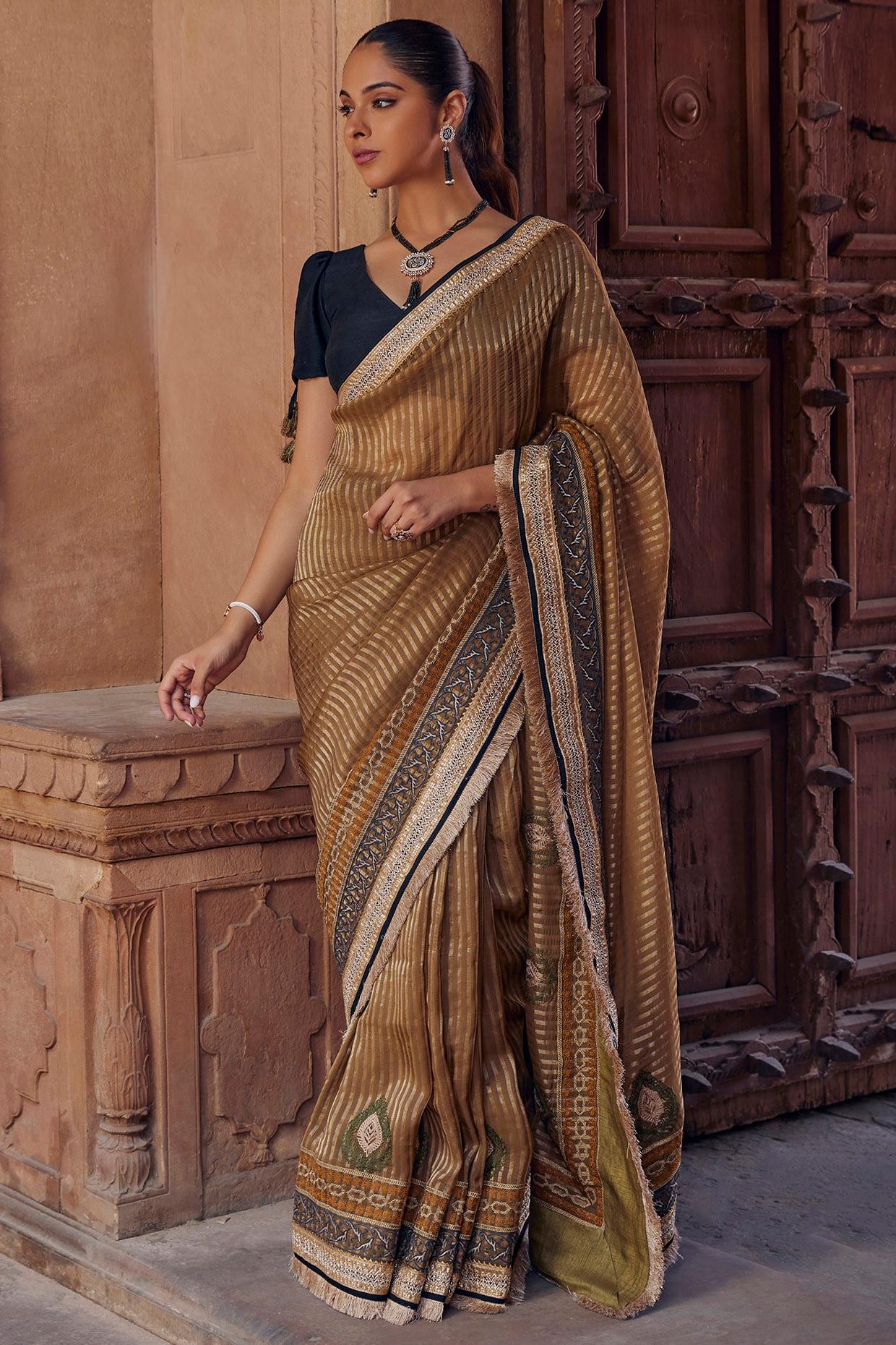 Woven Organza Tissue Silk Saree in Beige : SPTA13107